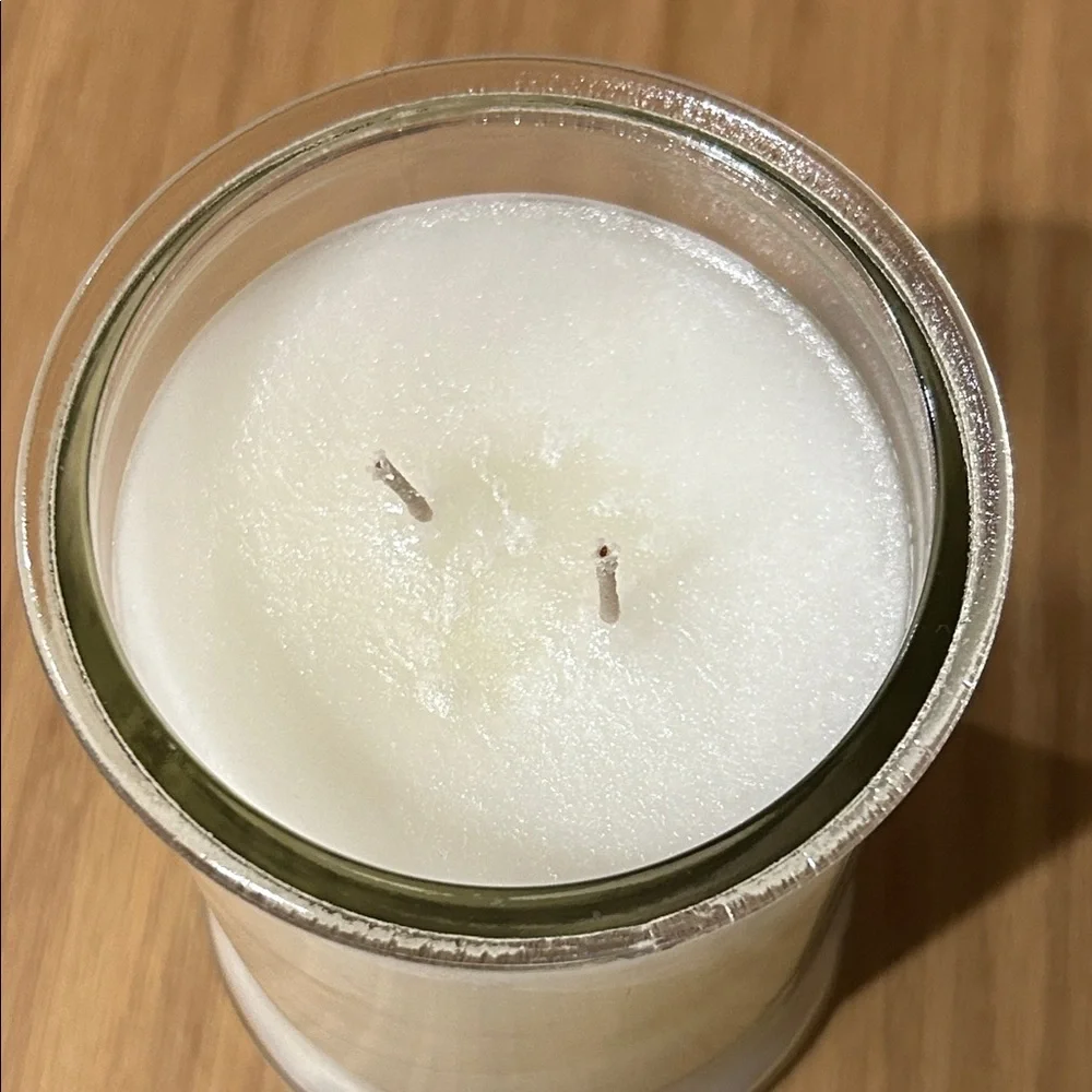 Tuscany Candle Iced Gingerbread Scented Candle Limited Edition - Picture 7 of 16